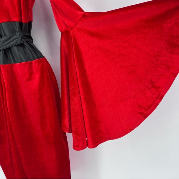 Venus‎ red velvet bell sleeve dress size small - Picture 5 of 7